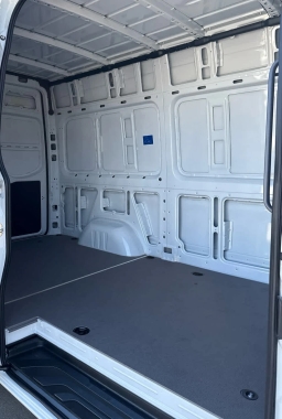 Mercedes-Benz Sprinter Crew Van Standard Roof 4-Cyl Diesel 2500 Standard Roof I4 Diesel 144" RWD 2026