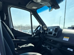 Mercedes-Benz Sprinter Crew Van Standard Roof 4-Cyl Diesel 2500 Standard Roof I4 Diesel 144" RWD 2026