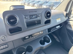 Mercedes-Benz Sprinter Crew Van Standard Roof 4-Cyl Diesel 2500 Standard Roof I4 Diesel 144" RWD 2026