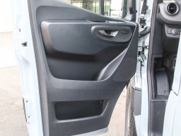 Mercedes-Benz Sprinter Cargo Van Standard Roof 4-Cyl Diesel 2500 Standard Roof I4 Diesel 144" RWD 2025