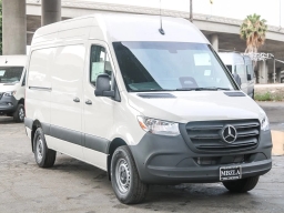 Mercedes-Benz Sprinter Cargo Van Standard Roof 4-Cyl Diesel 2500 Standard Roof I4 Diesel 144" RWD 2025