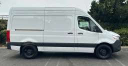 Mercedes-Benz Sprinter Crew Van Standard Roof 4-Cyl Diesel 2500 Standard Roof I4 Diesel 144" RWD 2026