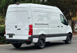 Mercedes-Benz Sprinter Crew Van Standard Roof 4-Cyl Diesel 2500 Standard Roof I4 Diesel 144" RWD 2026