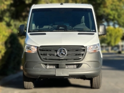 Mercedes-Benz Sprinter Crew Van Standard Roof 4-Cyl Diesel 2500 Standard Roof I4 Diesel 144" RWD 2026