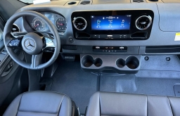 Mercedes-Benz Sprinter Crew Van Standard Roof 4-Cyl Diesel 2500 Standard Roof I4 Diesel 144" RWD 2026