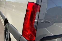 Mercedes-Benz Sprinter Crew Van Standard Roof 4-Cyl Diesel 2500 Standard Roof I4 Diesel 144" RWD 2026