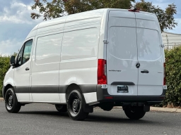 Mercedes-Benz Sprinter Crew Van Standard Roof 4-Cyl Diesel 2500 Standard Roof I4 Diesel 144" RWD 2026