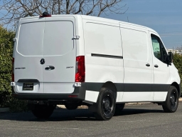 Mercedes-Benz Sprinter Crew Van Standard Roof 4-Cyl Diesel 2500 Standard Roof I4 Diesel 144" RWD 2026
