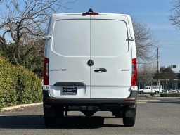 Mercedes-Benz Sprinter Crew Van Standard Roof 4-Cyl Diesel 2500 Standard Roof I4 Diesel 144" RWD 2026