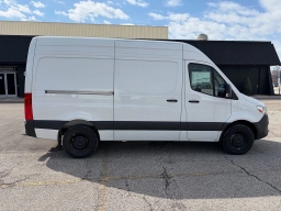 Mercedes-Benz Sprinter Cargo Van Standard Roof 4-Cyl Diesel 2500 Standard Roof I4 Diesel 144" RWD 2025
