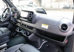 Mercedes-Benz Sprinter Cargo Van Standard Roof 4-Cyl Diesel 2500 Standard Roof I4 Diesel 144" RWD 2025