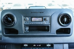 Mercedes-Benz Sprinter Crew Van Standard Roof 4-Cyl Diesel 2500 Standard Roof I4 Diesel 144" RWD 2026