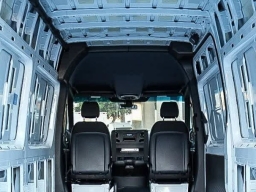 Mercedes-Benz Sprinter Crew Van Standard Roof 4-Cyl Diesel 2500 Standard Roof I4 Diesel 144" RWD 2026