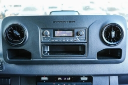 Mercedes-Benz Sprinter Crew Van Standard Roof 4-Cyl Diesel 2500 Standard Roof I4 Diesel 144" RWD 2026