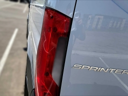 Mercedes-Benz Sprinter Crew Van Standard Roof 4-Cyl Diesel 2500 Standard Roof I4 Diesel 144" RWD 2026