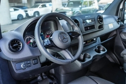 Mercedes-Benz Sprinter Crew Van High Roof 4-Cyl Diesel 2500 High Roof I4 Diesel 170" RWD 2026