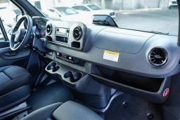 Mercedes-Benz Sprinter Crew Van High Roof 4-Cyl Diesel 2500 High Roof I4 Diesel 170" RWD 2026