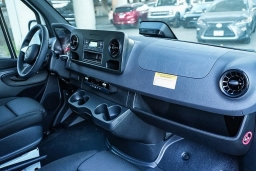 Mercedes-Benz Sprinter Crew Van High Roof 4-Cyl Diesel 2500 High Roof I4 Diesel 170" RWD 2026