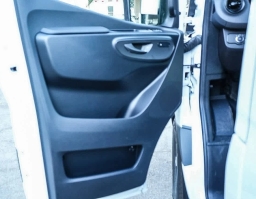 Mercedes-Benz Sprinter Crew Van High Roof 4-Cyl Diesel 2500 High Roof I4 Diesel 170" RWD 2026