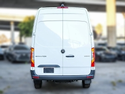 Mercedes-Benz Sprinter Crew Van High Roof 4-Cyl Diesel 2500 High Roof I4 Diesel 170" RWD 2026