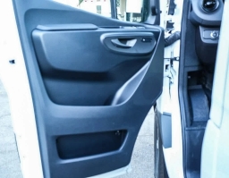 Mercedes-Benz Sprinter Crew Van High Roof 4-Cyl Diesel 2500 High Roof I4 Diesel 170" RWD 2026