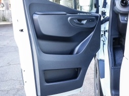 Mercedes-Benz Sprinter Crew Van High Roof 4-Cyl Diesel 2500 High Roof I4 Diesel 170" RWD 2026