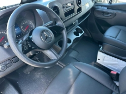 Mercedes-Benz Sprinter Crew Van High Roof 4-Cyl Diesel 2500 High Roof I4 Diesel 170" RWD 2026