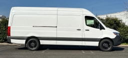 Mercedes-Benz Sprinter Crew Van High Roof 4-Cyl Diesel 2500 High Roof I4 Diesel 170" RWD 2026