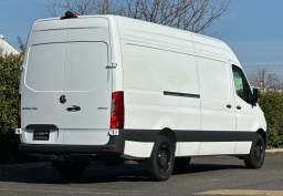 Mercedes-Benz Sprinter Crew Van High Roof 4-Cyl Diesel 2500 High Roof I4 Diesel 170" RWD 2026