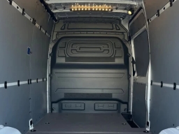 Mercedes-Benz Sprinter Crew Van High Roof 4-Cyl Diesel 2500 High Roof I4 Diesel 170" RWD 2026