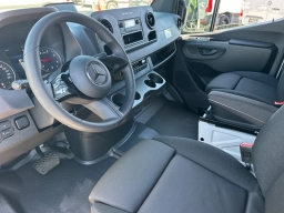 Mercedes-Benz Sprinter Crew Van High Roof 4-Cyl Diesel 2500 High Roof I4 Diesel 170" RWD 2026