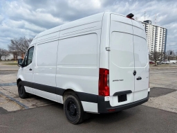 Mercedes-Benz Sprinter Cargo Van Standard Roof 4-Cyl Diesel HO 2500 Standard Roof I4 Diesel HO 144" RWD 2025