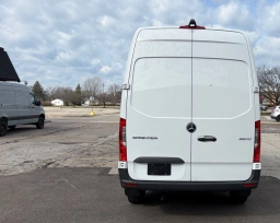 Mercedes-Benz Sprinter Cargo Van Standard Roof 4-Cyl Diesel HO 2500 Standard Roof I4 Diesel HO 144" RWD 2025