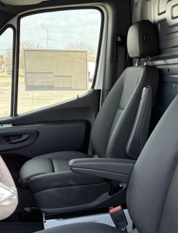 Mercedes-Benz Sprinter Cargo Van Standard Roof 4-Cyl Diesel HO 2500 Standard Roof I4 Diesel HO 144" RWD 2025