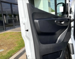 Mercedes-Benz Sprinter Crew Van Standard Roof 4-Cyl Diesel HO 2500 Standard Roof I4 Diesel HO 144" RWD 2026