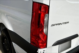 Mercedes-Benz Sprinter Crew Van Standard Roof 4-Cyl Diesel HO 2500 Standard Roof I4 Diesel HO 144" RWD 2026