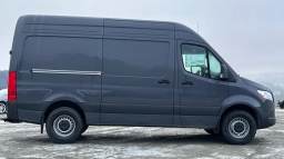Mercedes-Benz Sprinter Crew Van Standard Roof 4-Cyl Diesel HO 2500 Standard Roof I4 Diesel HO 144" RWD 2026