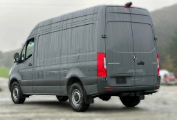 Mercedes-Benz Sprinter Crew Van Standard Roof 4-Cyl Diesel HO 2500 Standard Roof I4 Diesel HO 144" RWD 2026