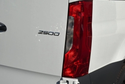 Mercedes-Benz Sprinter Cargo Van Standard Roof 4-Cyl Diesel HO 2500 Standard Roof I4 Diesel HO 144" RWD 2025