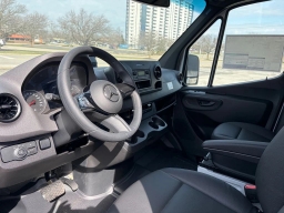 Mercedes-Benz Sprinter Cargo Van Standard Roof 4-Cyl Diesel HO 2500 Standard Roof I4 Diesel HO 144" RWD 2025
