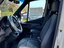 Mercedes-Benz Sprinter Crew Van Standard Roof 4-Cyl Diesel HO 2500 Standard Roof I4 Diesel HO 144" RWD 2026