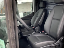 Mercedes-Benz Sprinter Cargo Van Standard Roof 4-Cyl Diesel HO 2500 Standard Roof I4 Diesel HO 144" RWD 2025