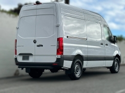 Mercedes-Benz Sprinter Crew Van Standard Roof 4-Cyl Diesel HO 2500 Standard Roof I4 Diesel HO 144" RWD 2026
