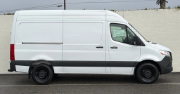 Mercedes-Benz Sprinter Crew Van Standard Roof 4-Cyl Diesel HO 2500 Standard Roof I4 Diesel HO 144" RWD 2026