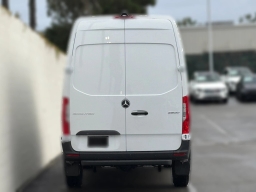 Mercedes-Benz Sprinter Crew Van Standard Roof 4-Cyl Diesel HO 2500 Standard Roof I4 Diesel HO 144" RWD 2026