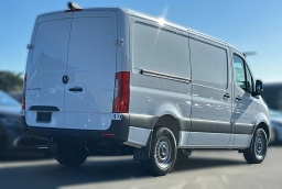 Mercedes-Benz Sprinter Crew Van Standard Roof 4-Cyl Diesel HO 2500 Standard Roof I4 Diesel HO 144" RWD 2026