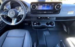 Mercedes-Benz Sprinter Crew Van Standard Roof 4-Cyl Diesel HO 2500 Standard Roof I4 Diesel HO 144" RWD 2026