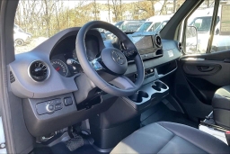 Mercedes-Benz Sprinter Crew Van Standard Roof 4-Cyl Diesel HO 2500 Standard Roof I4 Diesel HO 144" RWD 2026