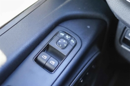 Mercedes-Benz Sprinter Crew Van Standard Roof 4-Cyl Diesel HO 2500 Standard Roof I4 Diesel HO 144" AWD 2026