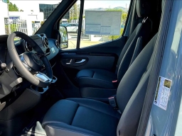 Mercedes-Benz Sprinter Crew Van Standard Roof 4-Cyl Diesel HO 2500 Standard Roof I4 Diesel HO 144" AWD 2026